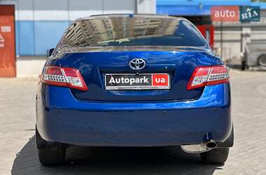 Седан Toyota Camry 2010 в 