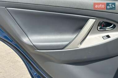 Седан Toyota Camry 2010 в 