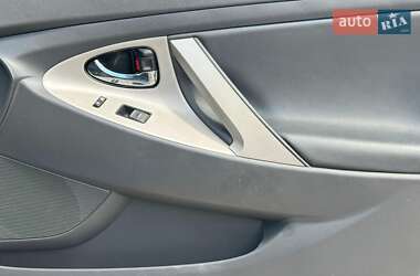 Седан Toyota Camry 2010 в 