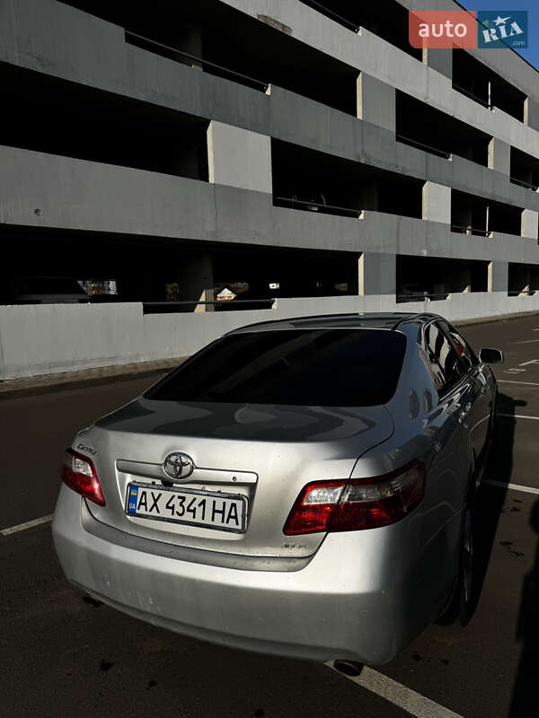 Седан Toyota Camry 2006 в Киеве