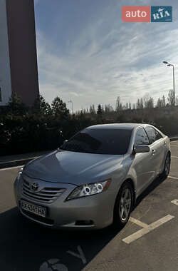 Седан Toyota Camry 2006 в Києві