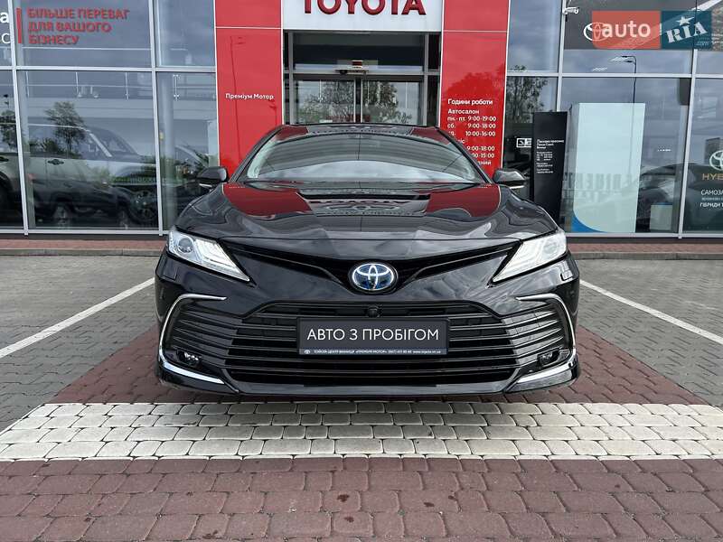 Седан Toyota Camry 2023 в Виннице