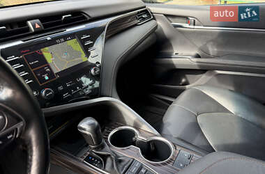 Седан Toyota Camry 2019 в 