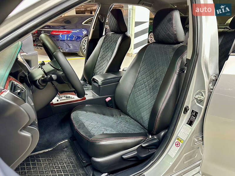 Седан Toyota Camry 2011 в Киеве