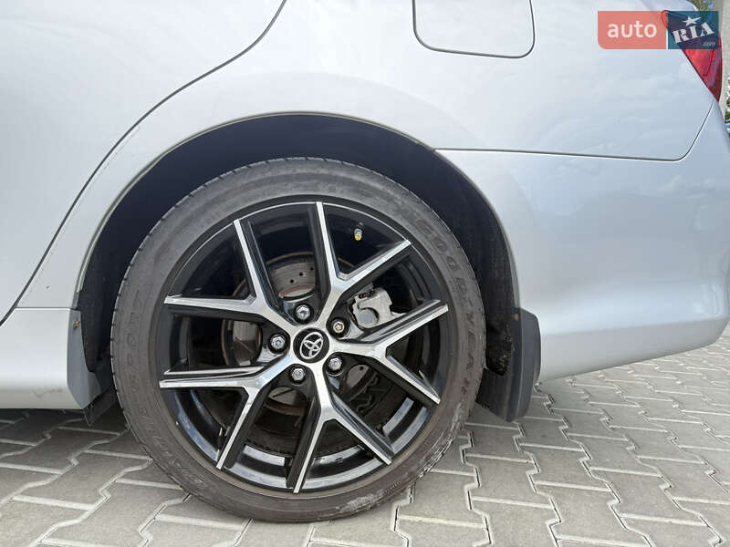 Седан Toyota Camry 2011 в Киеве