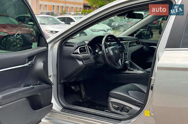 Седан Toyota Camry 2018 в 