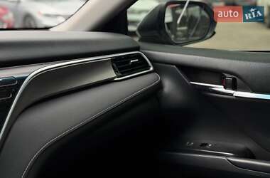 Седан Toyota Camry 2018 в 
