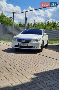 Седан Toyota Camry 2012 в Славянске