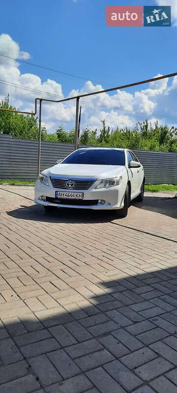 Седан Toyota Camry 2012 в Славянске