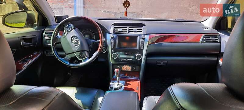 Седан Toyota Camry 2012 в Славянске