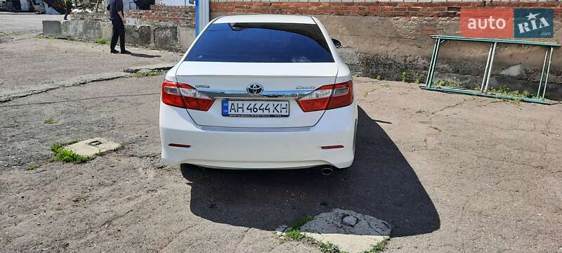 Седан Toyota Camry 2012 в Славянске