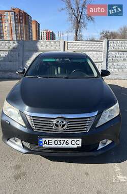 Седан Toyota Camry 2012 в Днепре