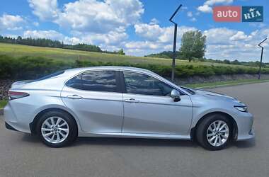 Седан Toyota Camry 2024 в 