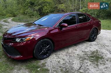 Седан Toyota Camry 2017 в Києві