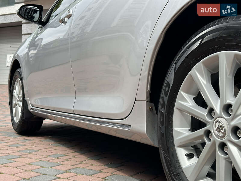 Седан Toyota Camry 2011 в Івано-Франківську