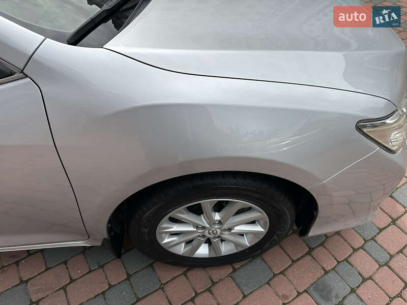 Седан Toyota Camry 2011 в Івано-Франківську