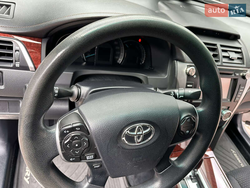 Седан Toyota Camry 2011 в Івано-Франківську