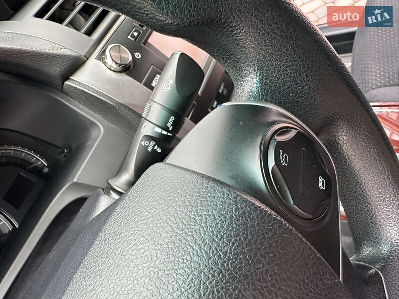 Седан Toyota Camry 2011 в Івано-Франківську