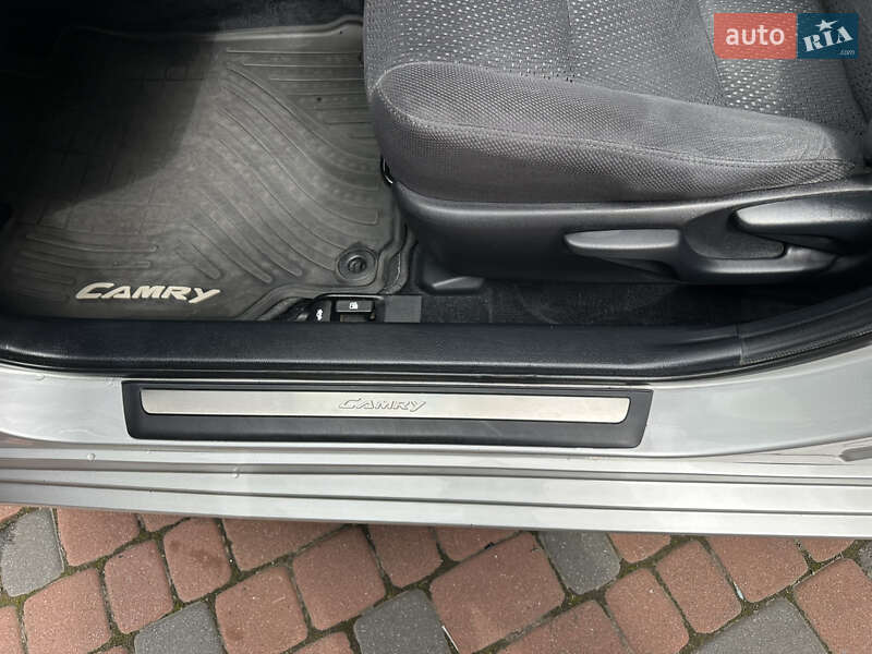 Седан Toyota Camry 2011 в Івано-Франківську