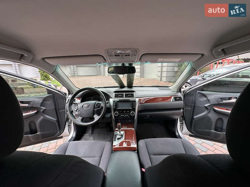 Седан Toyota Camry 2011 в Івано-Франківську