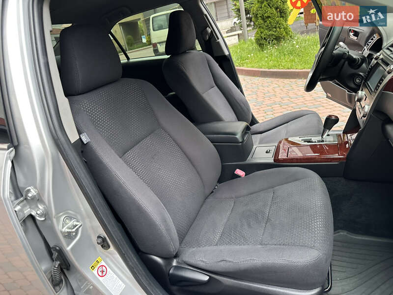 Седан Toyota Camry 2011 в Івано-Франківську