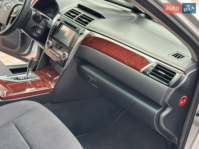 Седан Toyota Camry 2011 в Івано-Франківську