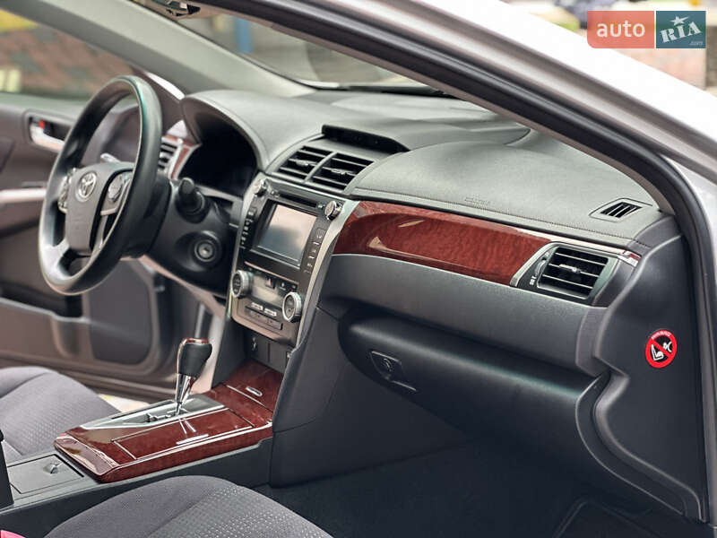 Седан Toyota Camry 2011 в Івано-Франківську