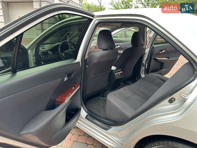 Седан Toyota Camry 2011 в Івано-Франківську