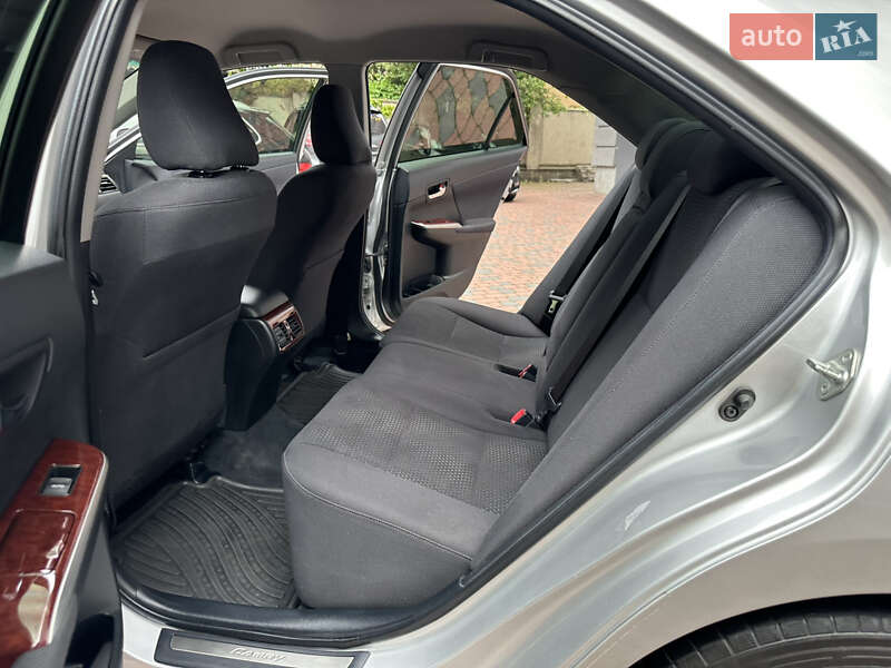 Седан Toyota Camry 2011 в Івано-Франківську