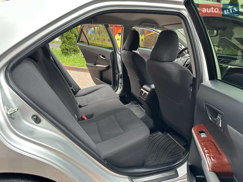 Седан Toyota Camry 2011 в Івано-Франківську