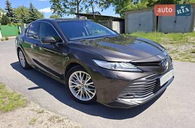 Седан Toyota Camry 2020 в Виннице
