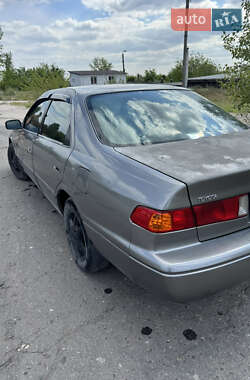 Седан Toyota Camry 2000 в 