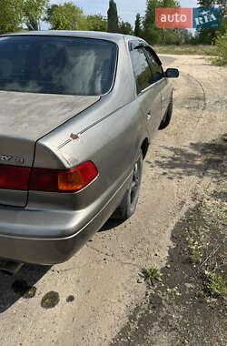 Седан Toyota Camry 2000 в 