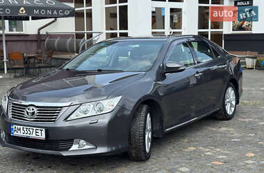 Седан Toyota Camry 2014 в Житомирі