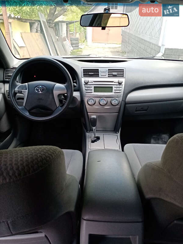 Седан Toyota Camry 2011 в Жмеринке
