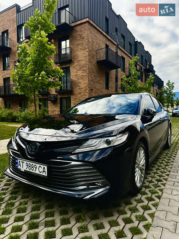 Седан Toyota Camry 2020 в 