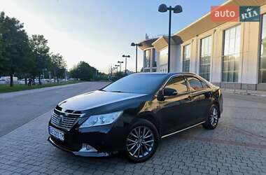 Седан Toyota Camry 2013 в Днепре