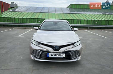 Седан Toyota Camry 2019 в 