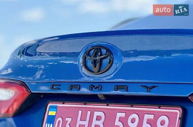 Седан Toyota Camry 2019 в 
