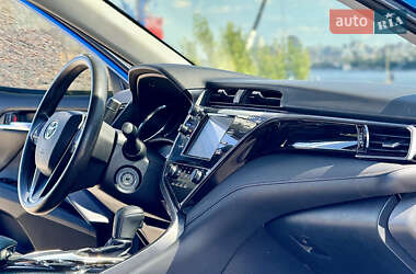 Седан Toyota Camry 2019 в 