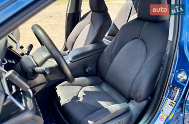 Седан Toyota Camry 2019 в 