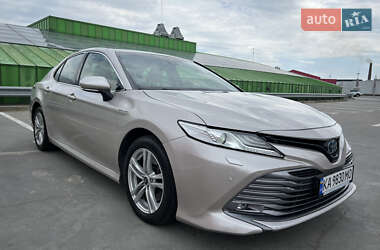 Седан Toyota Camry 2019 в 