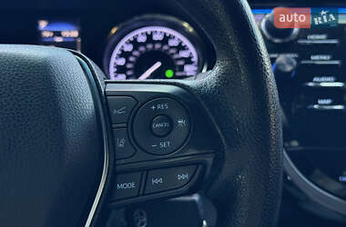 Седан Toyota Camry 2019 в 