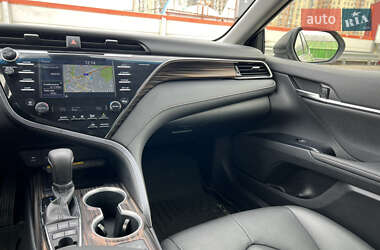 Седан Toyota Camry 2019 в 