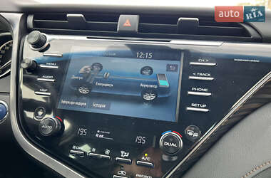 Седан Toyota Camry 2019 в 