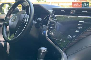 Седан Toyota Camry 2019 в 