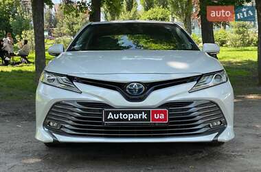 Седан Toyota Camry 2019 в 
