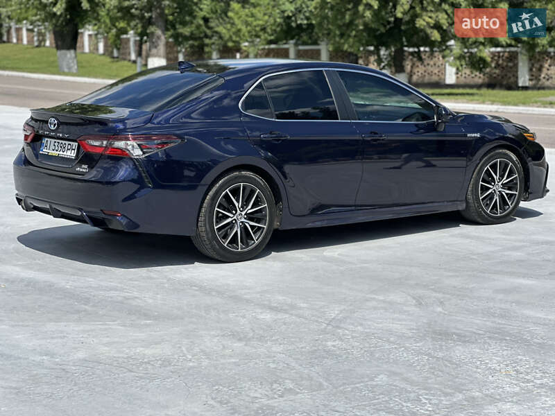 Седан Toyota Camry 2021 в Фастове