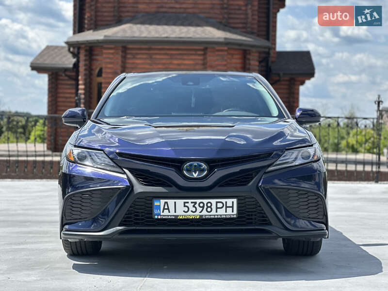 Седан Toyota Camry 2021 в Фастове
