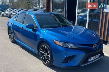 Седан Toyota Camry 2017 в Днепре
